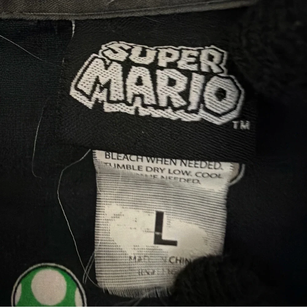 2018 Nintendo Super Mario Bros Black Button Up Shirt L Mushrooms Stars Shells - Picture 9 of 10